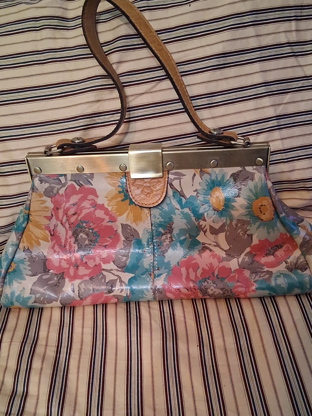 Must Have Natural Leather Hand Craftmanship Floral Handbag 14X8